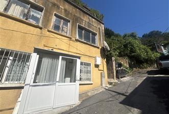 Tarabya Sahile 4 Dakika Satılık 3 Katlı Bina