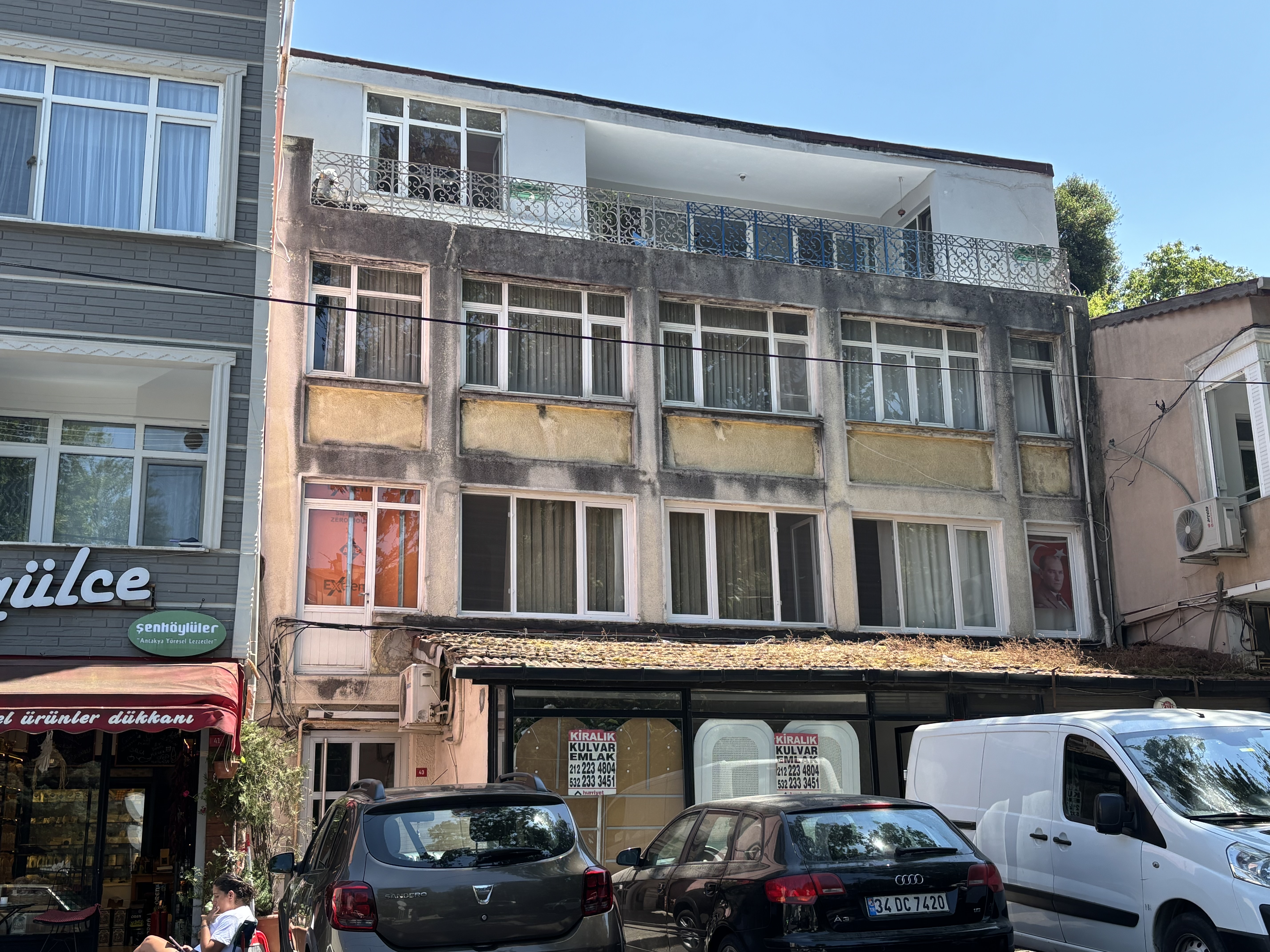 Tarabya Mahallesi Prestijli Konumda Komple Satılık Bina