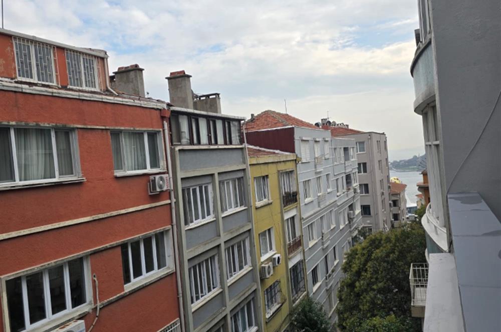 Cihangir Kumrulu Yokuşunda Köşe Konumlu Teraslı Kiralık ofis