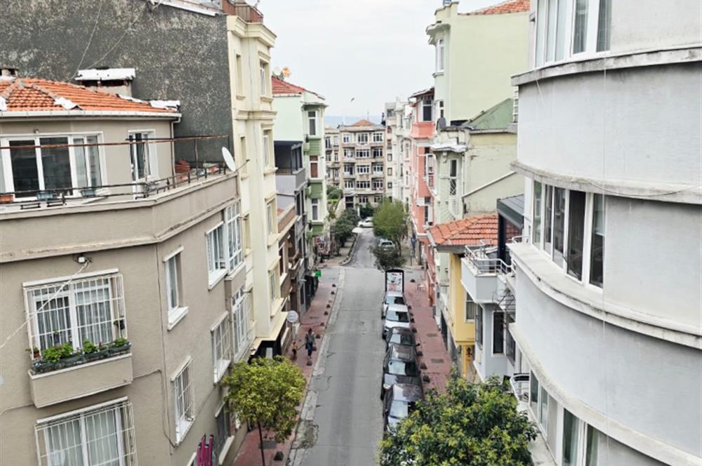 Cihangir Kumrulu Yokuşunda Köşe Konumlu Teraslı Kiralık ofis