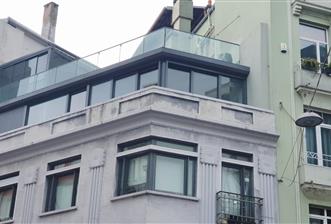 Cihangir Kumrulu Yokuşunda Köşe Konumlu Teraslı Kiralık ofis