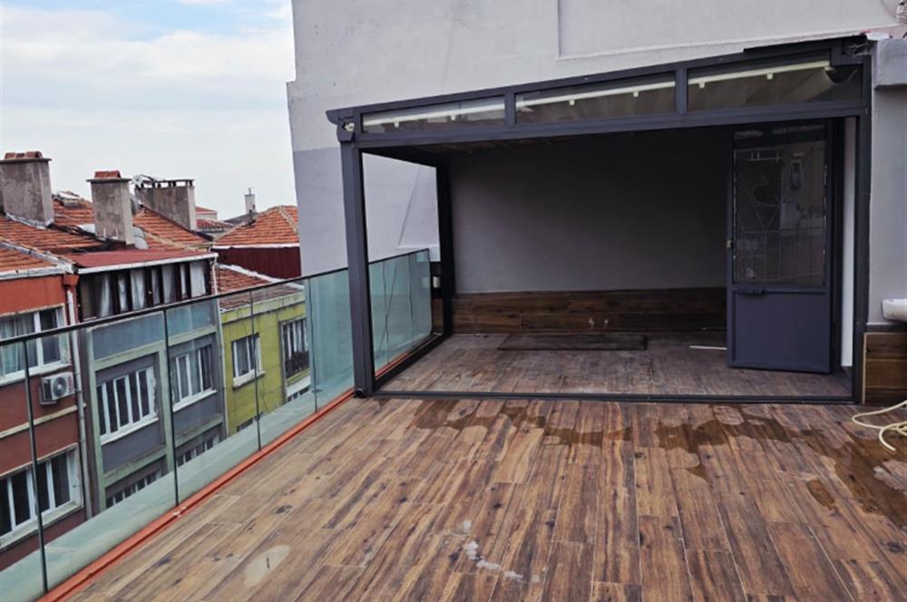 Cihangir Kumrulu Yokuşunda Köşe Konumlu Teraslı Kiralık ofis