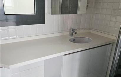 Cihangir Kumrulu Yokuşunda Köşe Konumlu Teraslı Kiralık ofis