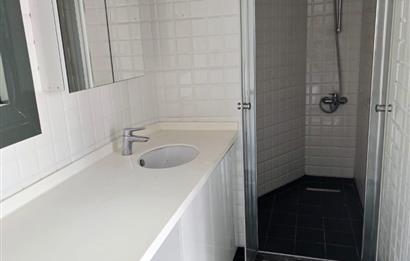 Cihangir Kumrulu Yokuşunda Köşe Konumlu Teraslı Kiralık ofis
