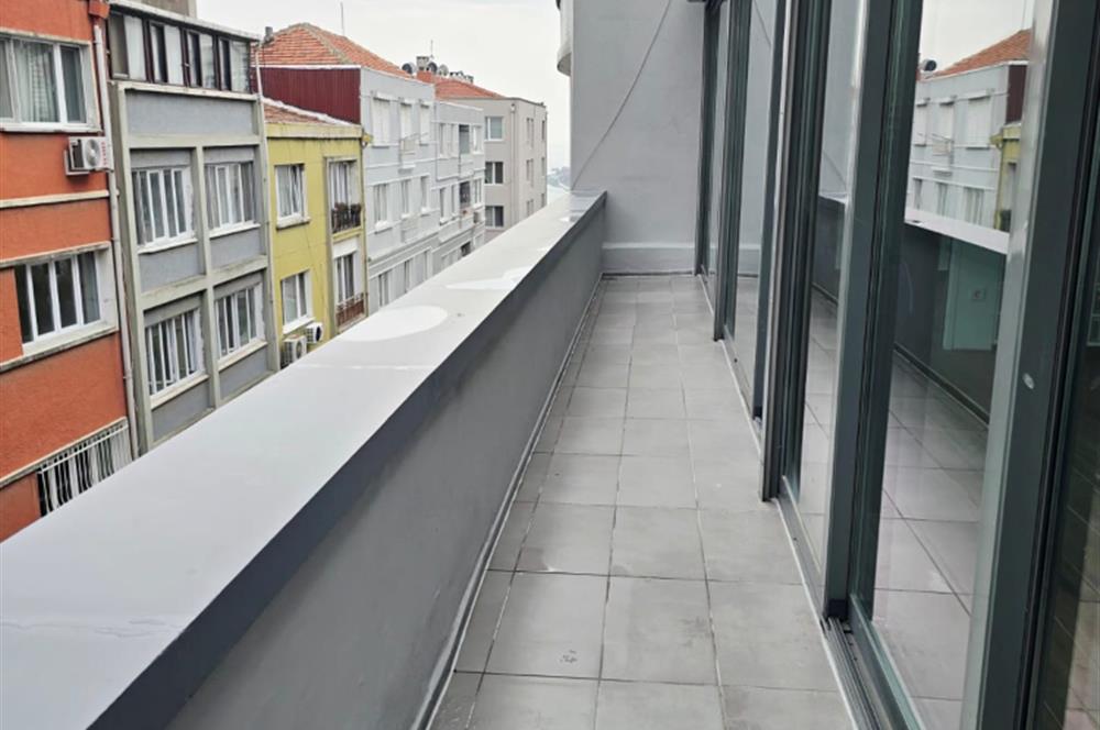 Cihangir Kumrulu Yokuşunda Köşe Konumlu Teraslı Kiralık ofis