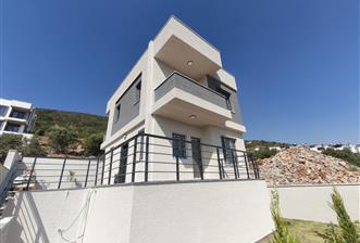  DİDİM AKBÜK’TE DENİZ MANZARALI VİLLA