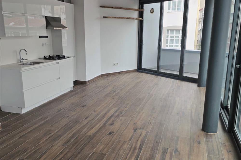 Cihangir Kumrulu Yokuşunda Köşe Konumlu Teraslı Kiralık ofis
