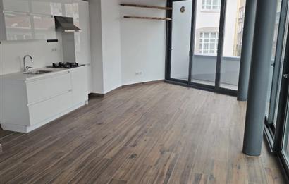 Cihangir Kumrulu Yokuşunda Köşe Konumlu Teraslı Kiralık ofis