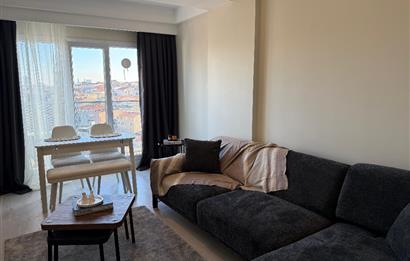 Solo Levent Satılık 1+1 Boş Oturuma Hazır Yüksek Kat