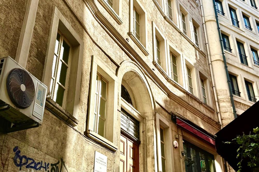 ASMALIMESCİT POPÜLER RESİDENCE EŞYALI KISA DÖNEM KİRALIK DAİRE