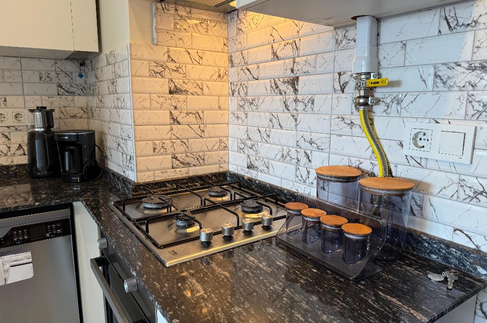 Solo Levent Satılık 1+1 Boş Oturuma Hazır Yüksek Kat