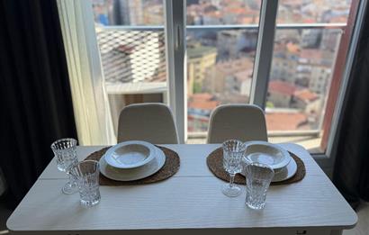 Solo Levent Satılık 1+1 Boş Oturuma Hazır Yüksek Kat