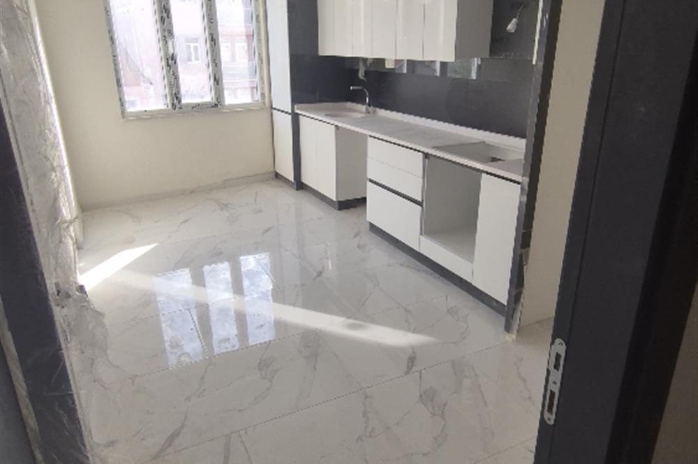 CENTURY21 PLUS'DAN BAHÇELİEVLERDE LÜKS 3+1 FIRSAT DAİRE