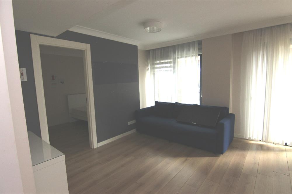 KOÇ BATI YURDUNA KOMŞU SATILIK 1+1 BAHÇELİ DAİRE