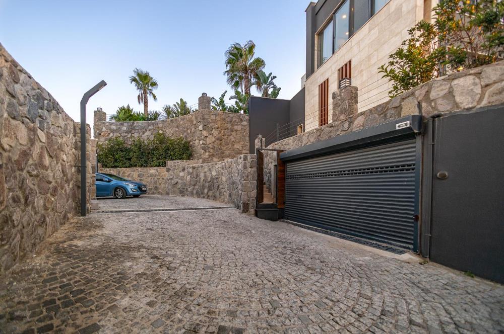 BODRUM YALIKAVAK ÖZEL HAVUZLU DENİZ MANZARALI LÜKS VİLLA