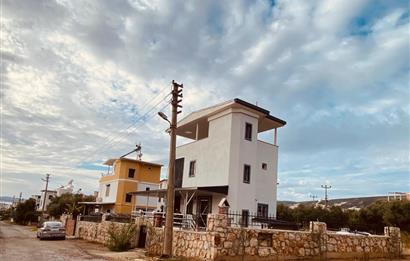 Didim Akbük’te Denize 350m Mesafede, Deniz Manzaralı, Eşyalı Satılık, 3+1 Villa