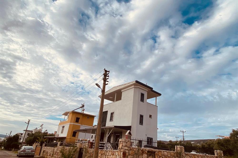 Didim Akbük’te Denize 350m Mesafede, Deniz Manzaralı, Eşyalı Satılık, 3+1 Villa