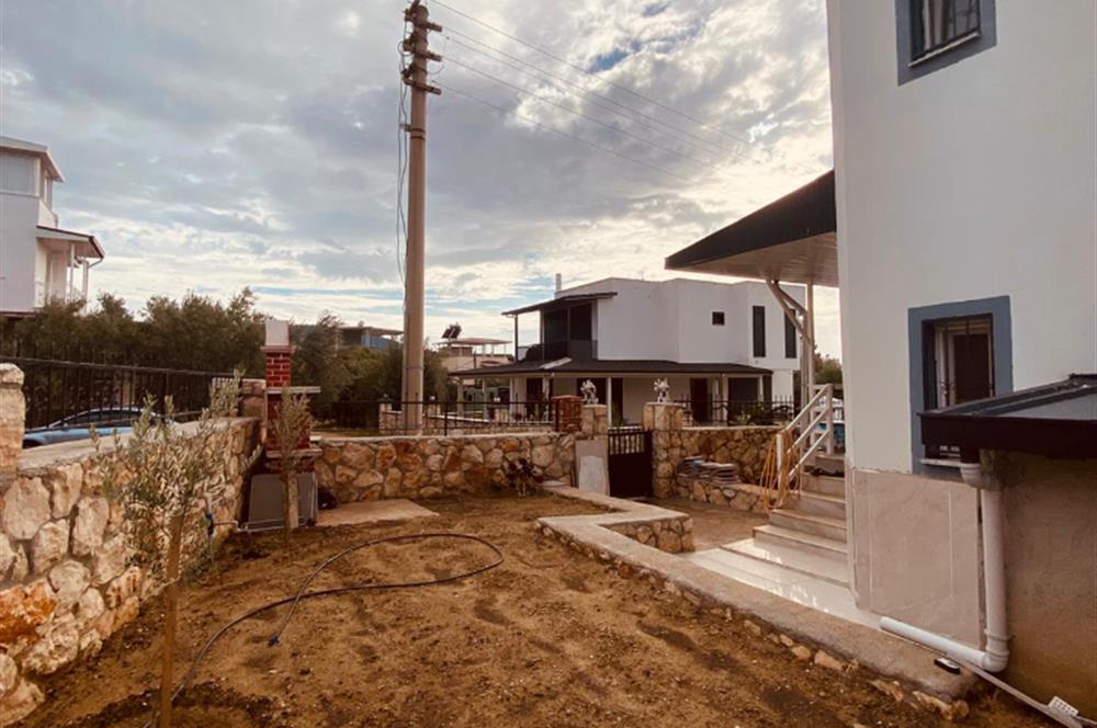 Didim Akbük’te Denize 350m Mesafede, Deniz Manzaralı, Eşyalı Satılık, 3+1 Villa