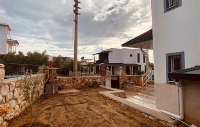 Didim Akbük’te Denize 350m Mesafede, Deniz Manzaralı, Eşyalı Satılık, 3+1 Villa