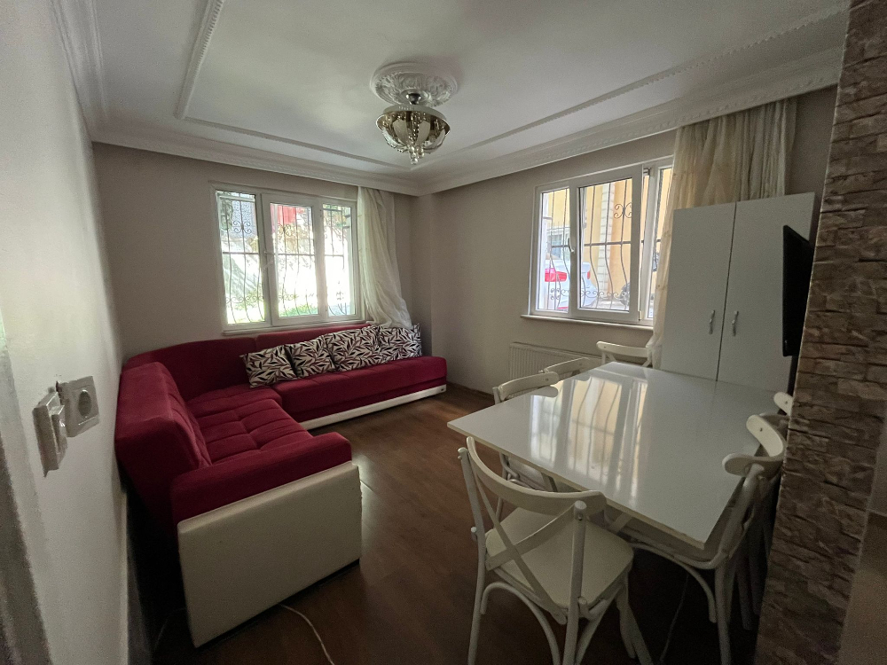 Çırçır Mah. Satılık Metroya Yürüme 5dk Bahçeli 1+1 Eşyalı Daire