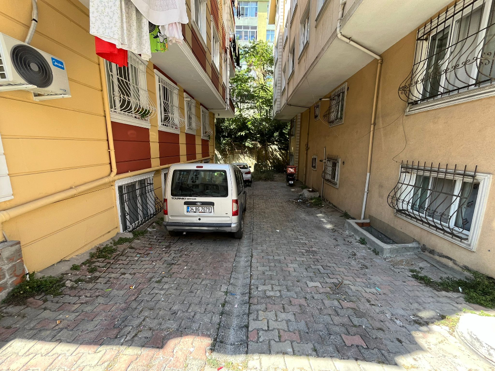 Çırçır Mah. Satılık Metroya Yürüme 5dk Bahçeli 1+1 Eşyalı Daire