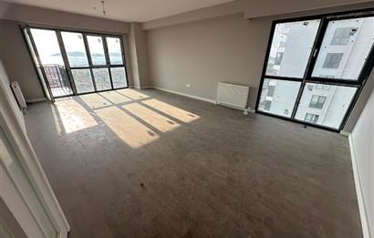 PRAVA KARTAL' DA SATILIK DENİZ MANZARALI 3 + 1 DAİRE