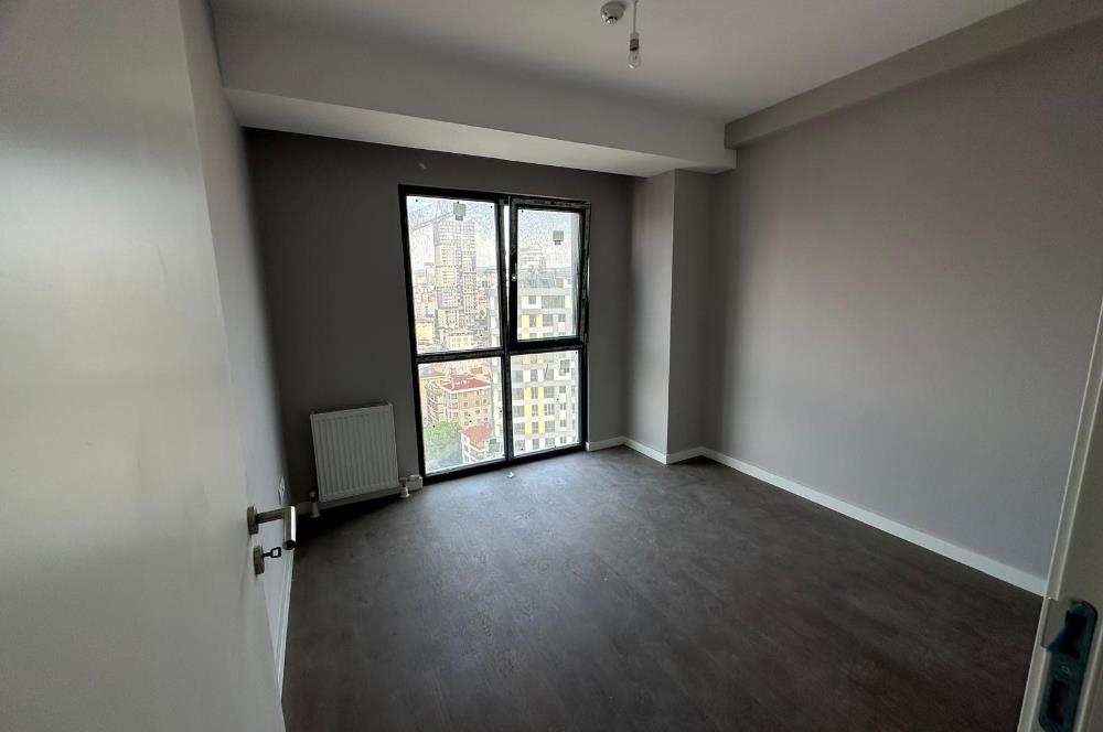 PRAVA KARTAL' DA SATILIK DENİZ MANZARALI 3 + 1 DAİRE