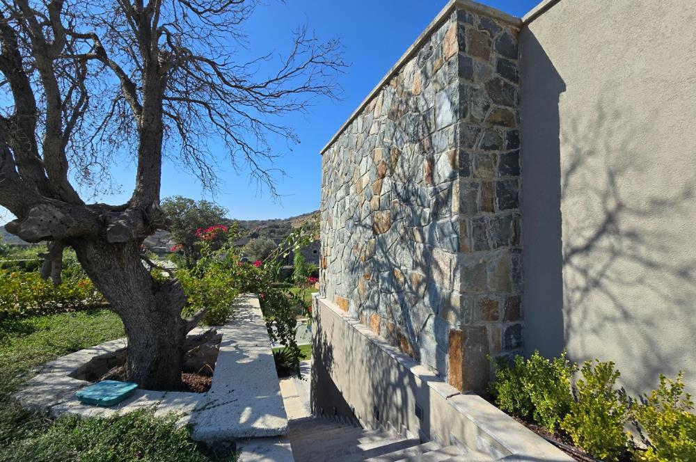 Gümüşlük'te Müstakil 1500m2 Arazi İçerisinde 5+1 Özel Havuzlu Premium Villalar 
