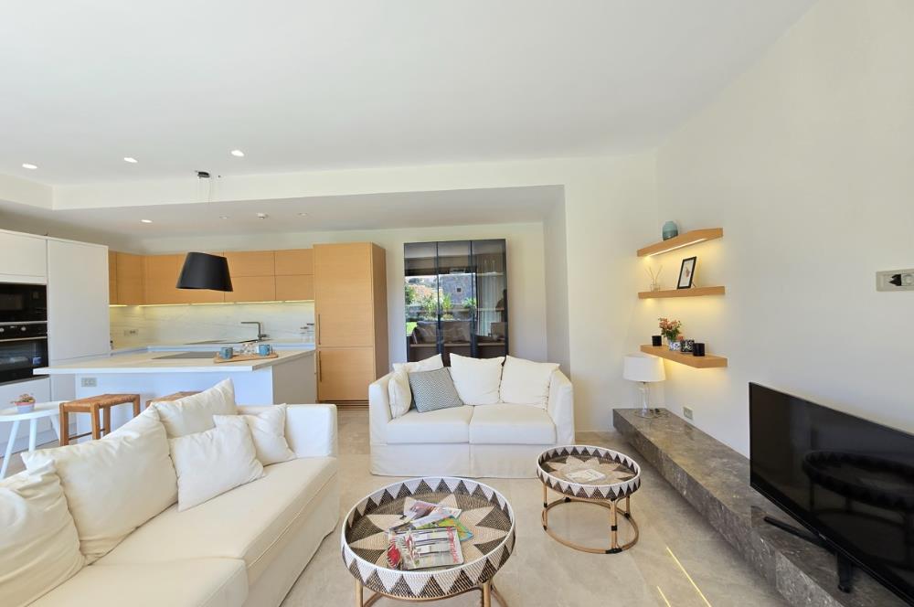 Gümüşlük'te Müstakil 1500m2 Arazi İçerisinde 5+1 Özel Havuzlu Premium Villalar 