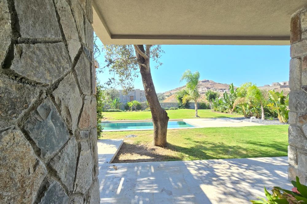 Gümüşlük'te Müstakil 1500m2 Arazi İçerisinde 5+1 Özel Havuzlu Premium Villalar 