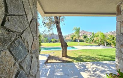 Gümüşlük'te Müstakil 1500m2 Arazi İçerisinde 5+1 Özel Havuzlu Premium Villalar 