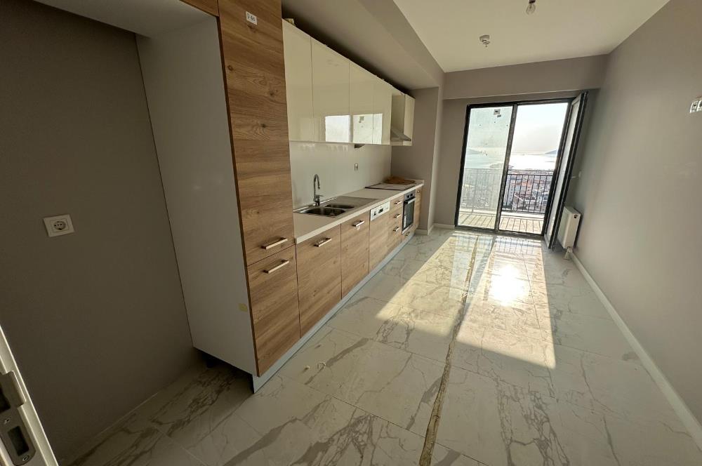 PRAVA KARTAL' DA SATILIK DENİZ MANZARALI 3 + 1 DAİRE