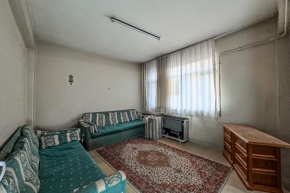 C21 LOCA'DAN BAHÇELİEVLER'DE CADDE ÜZERİ 3+1 KİLERLİ DAİRE