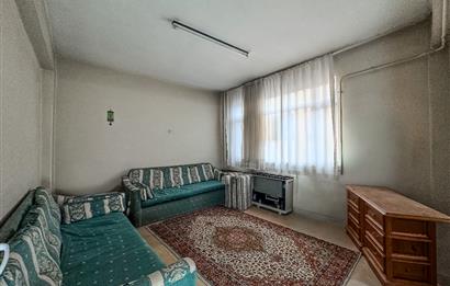 C21 LOCA'DAN BAHÇELİEVLER'DE CADDE ÜZERİ 3+1 KİLERLİ DAİRE