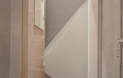 C21 LOCA'DAN BAHÇELİEVLER'DE CADDE ÜZERİ 3+1 KİLERLİ DAİRE