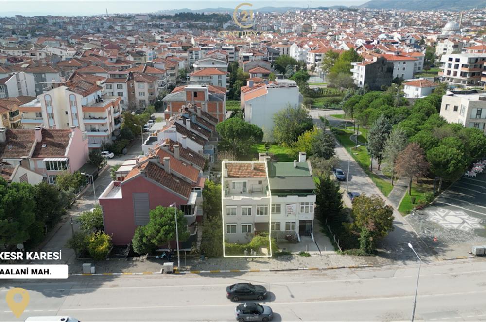 C21 BAL'DAN PAŞAALAANI MAHALLESİ 4+1 MÜSTAKİL SATILIK TRİPLEX