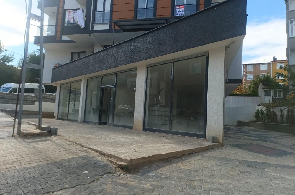 SULTANBEYLİ FATİH MAHALLESİNDE İKİ YOLA CEPHE SATILIK DÜKKAN