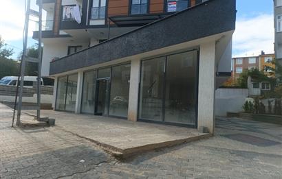 SULTANBEYLİ FATİH MAHALLESİNDE İKİ YOLA CEPHE SATILIK DÜKKAN