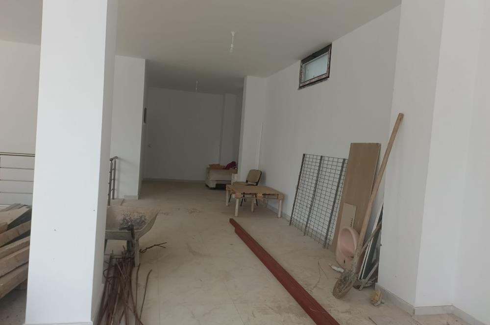 SULTANBEYLİ FATİH MAHALLESİNDE İKİ YOLA CEPHE SATILIK DÜKKAN