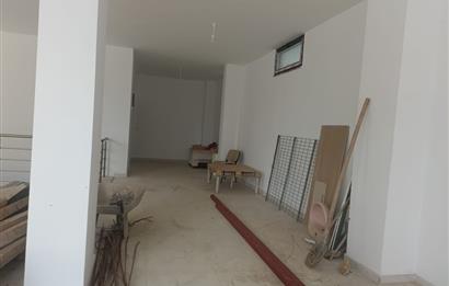 SULTANBEYLİ FATİH MAHALLESİNDE İKİ YOLA CEPHE SATILIK DÜKKAN