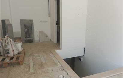 SULTANBEYLİ FATİH MAHALLESİNDE İKİ YOLA CEPHE SATILIK DÜKKAN