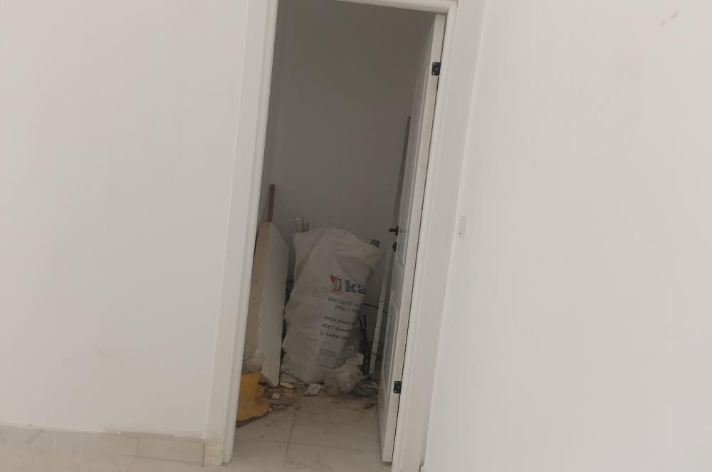 SULTANBEYLİ FATİH MAHALLESİNDE İKİ YOLA CEPHE SATILIK DÜKKAN