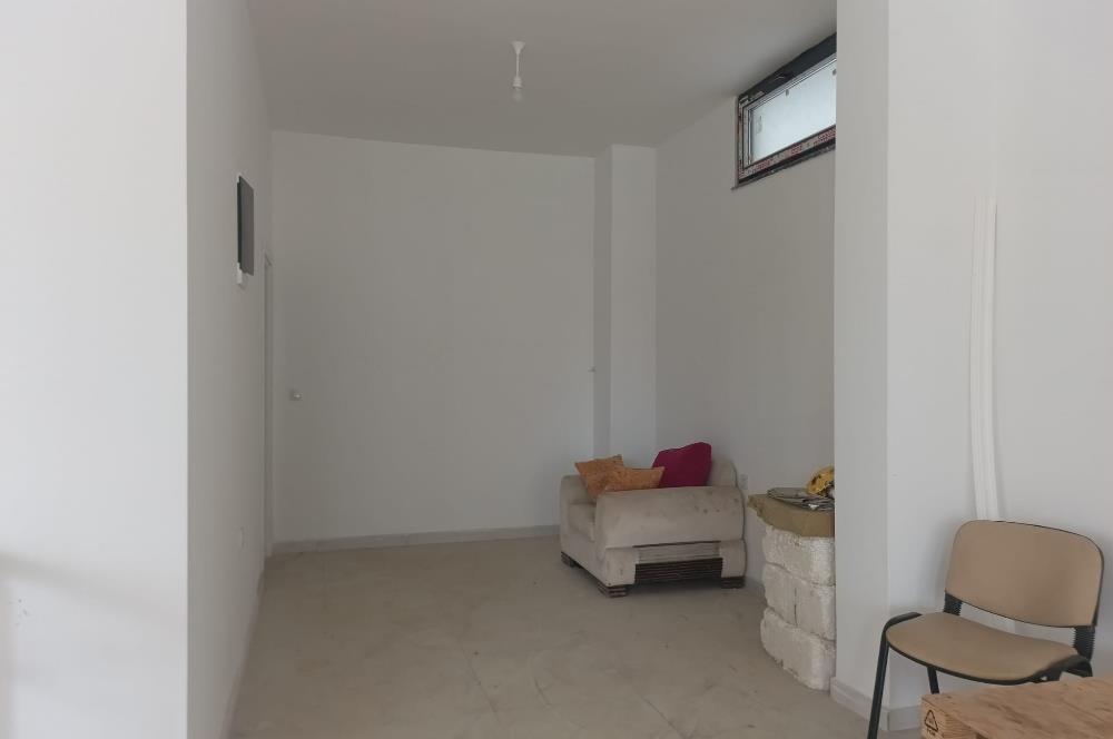 SULTANBEYLİ FATİH MAHALLESİNDE İKİ YOLA CEPHE SATILIK DÜKKAN