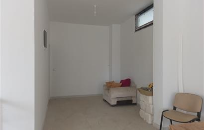 SULTANBEYLİ FATİH MAHALLESİNDE İKİ YOLA CEPHE SATILIK DÜKKAN