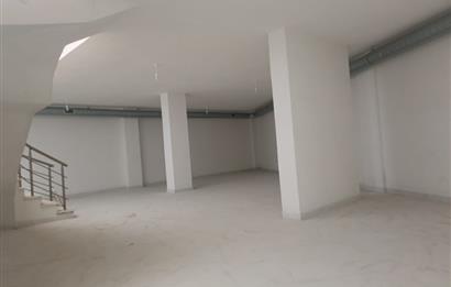 SULTANBEYLİ FATİH MAHALLESİNDE İKİ YOLA CEPHE SATILIK DÜKKAN