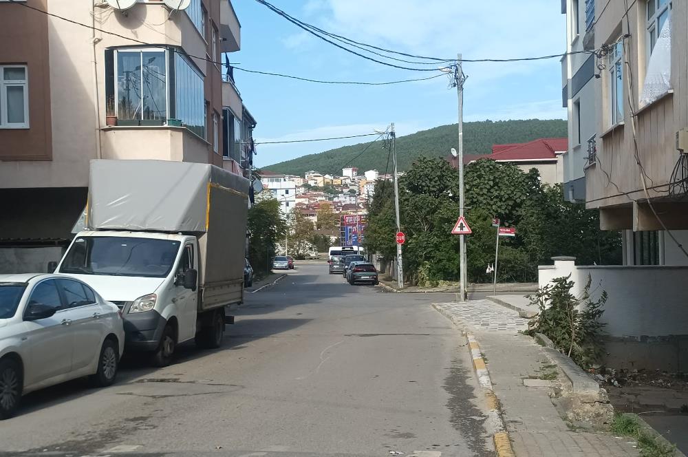 SULTANBEYLİ FATİH MAHALLESİNDE İKİ YOLA CEPHE SATILIK DÜKKAN