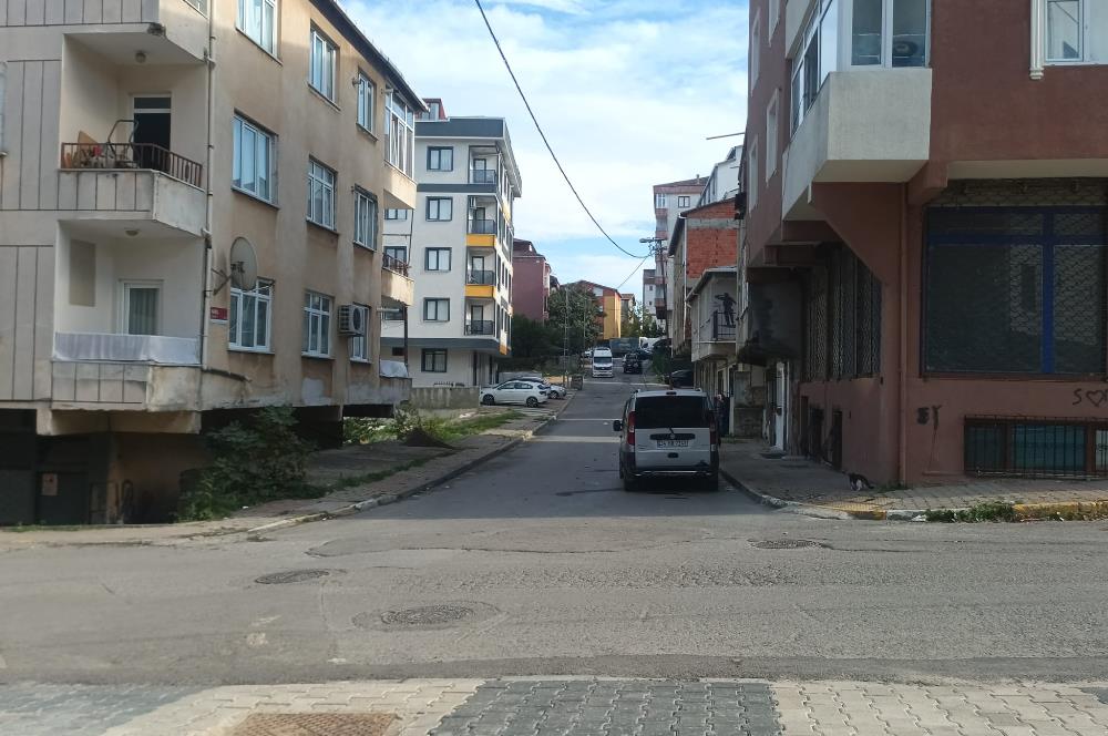 SULTANBEYLİ FATİH MAHALLESİNDE İKİ YOLA CEPHE SATILIK DÜKKAN