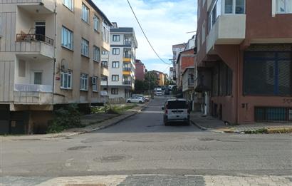 SULTANBEYLİ FATİH MAHALLESİNDE İKİ YOLA CEPHE SATILIK DÜKKAN
