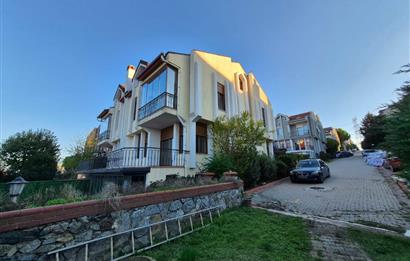 Doğa ve Deniz Manzaralı İkiz Villa