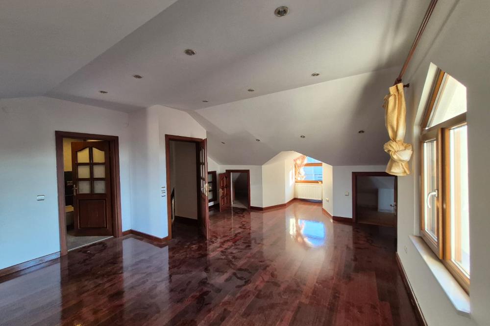 Doğa ve Deniz Manzaralı İkiz Villa